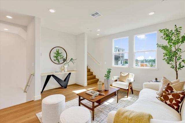 1011 Bellante Lane, San Jose CA: https://media.crmls.org/mediaz/9e4be328-420a-4360-8aa0-920bbe655f15.jpg