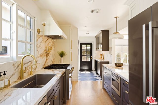 13128 Hartsook Street, Sherman Oaks CA: https://media.crmls.org/mediaz/9e4bfa4c-c26a-4005-807f-4f0fd5e656a2.jpg