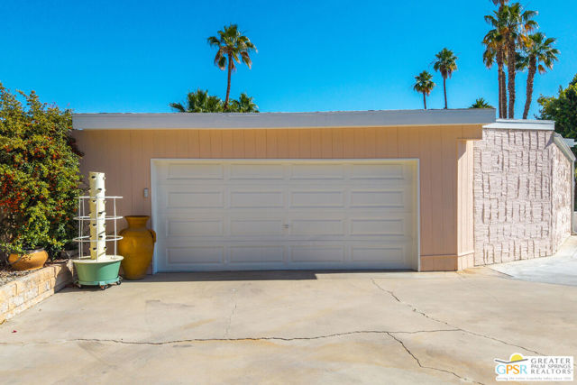 10 International Boulevard, Rancho Mirage CA: https://media.crmls.org/mediaz/9e4c16c9-c1fb-4ce1-8338-7e3c1c8fc717.jpg