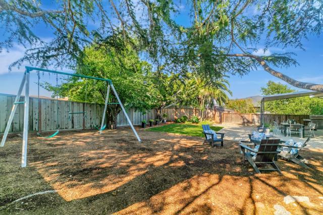 3300 Plateau Drive, Belmont CA: https://media.crmls.org/mediaz/9e4c9e68-a68d-4d28-8f0c-d0aebe0fea21.jpg