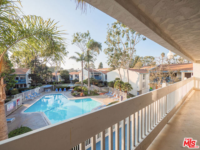 802 CAMINO REAL, Redondo Beach, California 90277, 1 Bedroom Bedrooms, ,1 BathroomBathrooms,Residential,Sold,CAMINO REAL,22120895