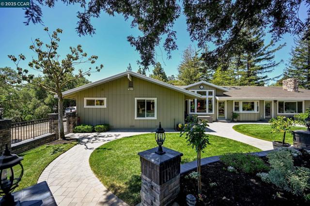 1883 Piedras Cir, Alamo CA: https://media.crmls.org/mediaz/9e4d11e5-ea55-4cc6-bf7a-120eaf218fd4.jpg