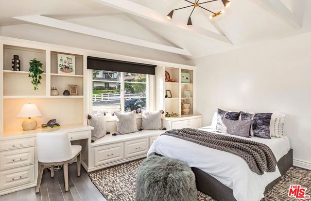 5840 Round Meadow Road, Hidden Hills CA: https://media.crmls.org/mediaz/9e4ddb91-7dcc-4568-8560-db4b7549a718.jpg