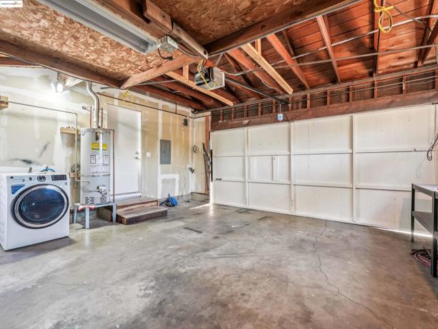 589 Evangeline Way, Hayward CA: https://media.crmls.org/mediaz/9e4e25a3-5148-43e1-8333-ddd875e36ca7.jpg