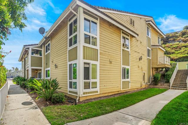 Detail Gallery Image 3 of 22 For 566 Telegraph Canyon Rd a,  Chula Vista,  CA 91910 - 3 Beds | 2 Baths