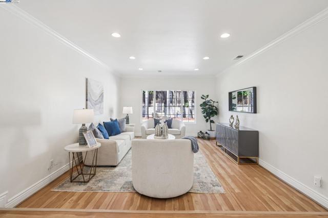 35120 Cardiff Street, Newark CA: https://media.crmls.org/mediaz/9e4e5457-5e3e-4700-969f-629b2dafc16f.jpg
