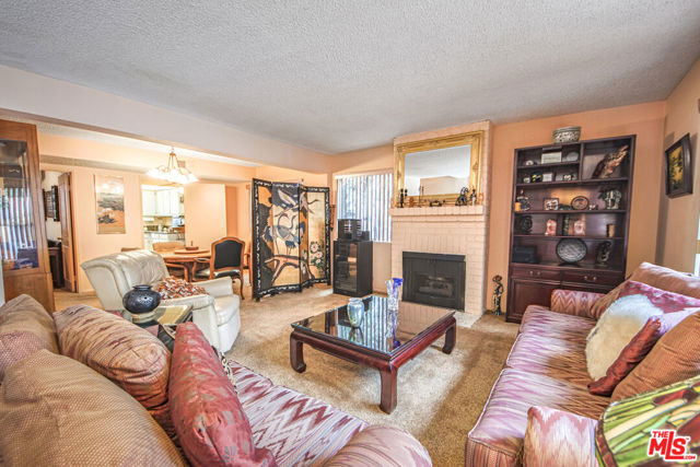1211 North Orange Grove Avenue, 6 photo 2