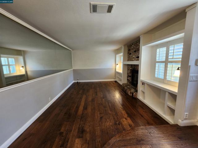 312 Wildcroft Dr, Martinez CA: https://media.crmls.org/mediaz/9e4ebf53-0de3-4ea7-8101-0b560b2f3d03.jpg