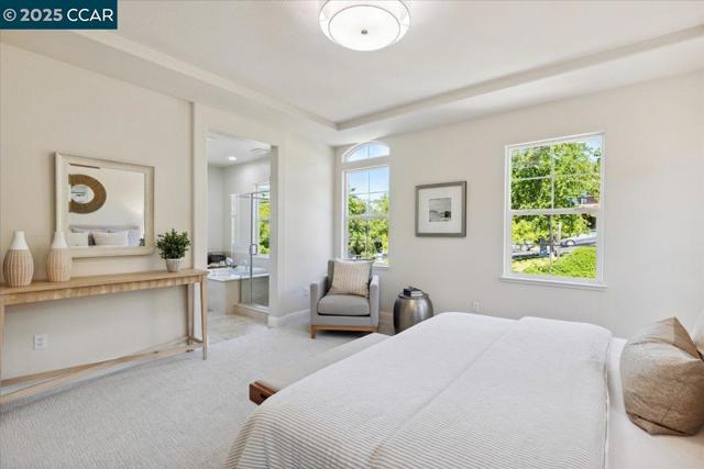 38 Citron Knoll, Orinda CA: https://media.crmls.org/mediaz/9e4f14d6-35e4-46ec-8769-a938b3578dfc.jpg