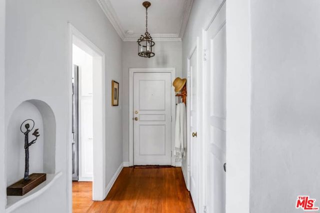 1416 Havenhurst Drive, West Hollywood CA: https://media.crmls.org/mediaz/9e4f21b3-9192-45cd-8c83-a8eec84c4c08.jpg
