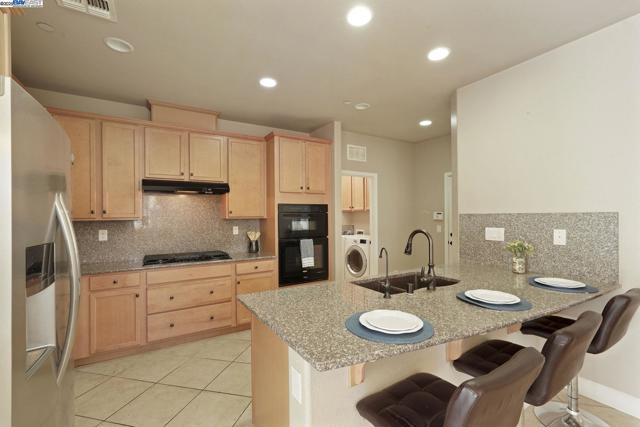 2961 Clear Point Way, Manteca CA: https://media.crmls.org/mediaz/9e4f2acb-8787-49c9-811e-f52c7e018301.jpg