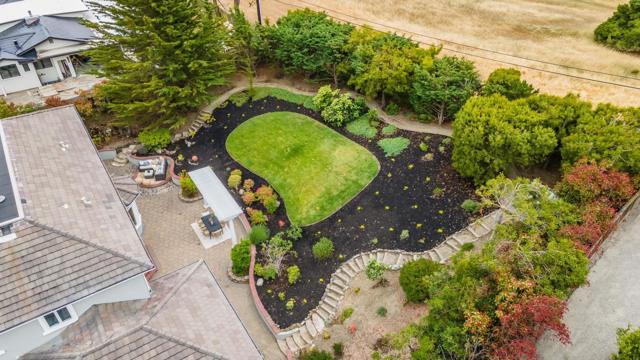 1535 Lakeview Drive, Hillsborough CA: https://media.crmls.org/mediaz/9e4f7b14-40ff-4b37-8c7b-d4e2fb001fb5.jpg
