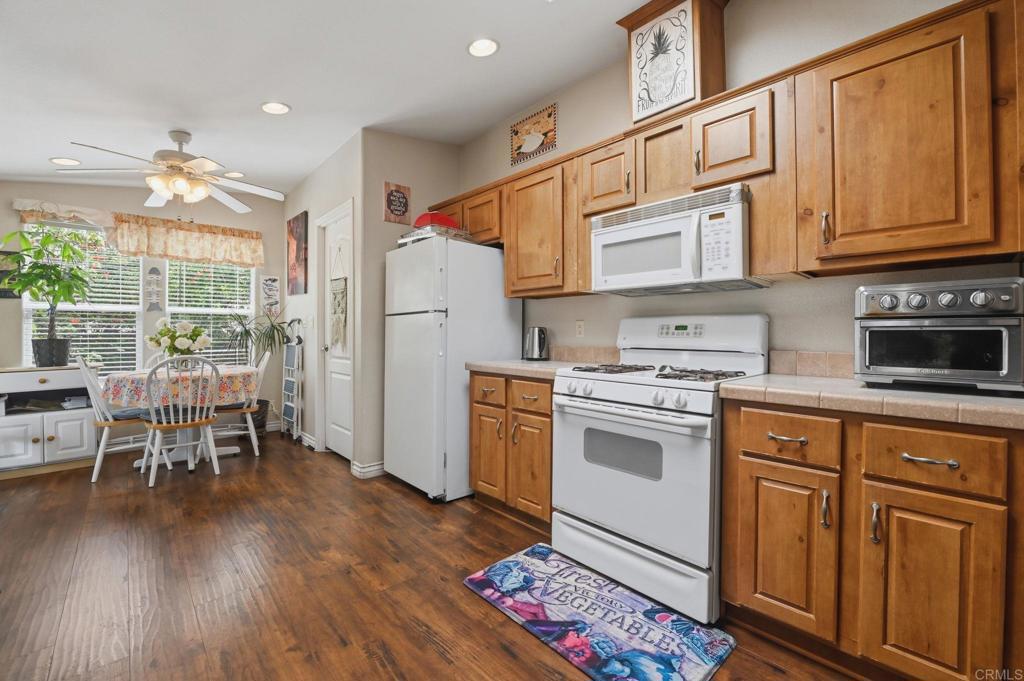 809 Discovery Street - photo 16