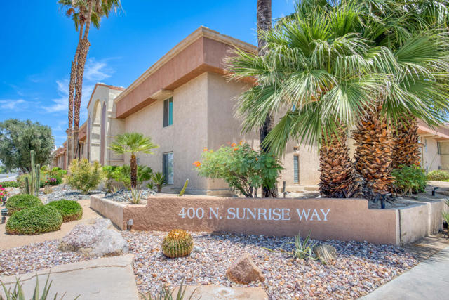 400 N Sunrise Way, Palm Springs CA: https://media.crmls.org/mediaz/9e529e6c-2d89-4dbe-892f-3b0ddae549ab.jpg