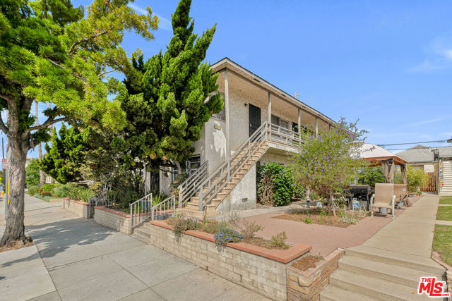 1811 Ocean Park Boulevard photo 1