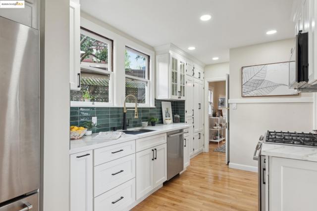 981 Indian Rock Ave, Berkeley CA: https://media.crmls.org/mediaz/9e5392fa-1ab9-46ae-8c62-8f528cb3196e.jpg