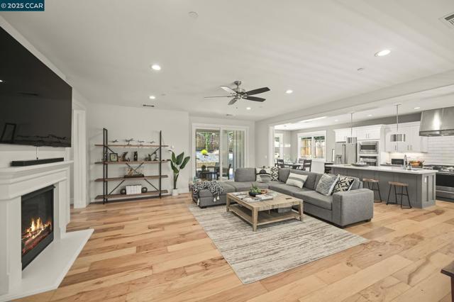 5540 Southbrook Drive, Clayton CA: https://media.crmls.org/mediaz/9e544b6f-9413-49a8-9737-6469f4ae6f21.jpg