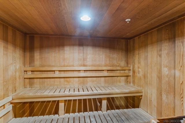 700 W E St, San Diego CA: https://media.crmls.org/mediaz/9e54e3e1-23c0-48ff-82ba-5f2e848f1617.jpg