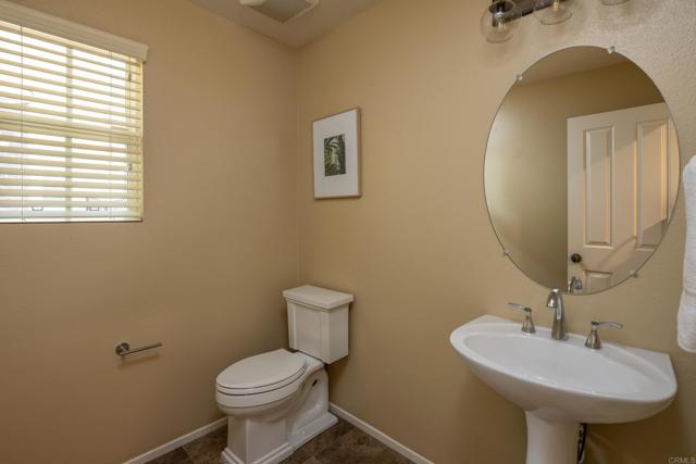 1185 Parkview Drive, Oceanside CA: https://media.crmls.org/mediaz/9e559ba1-6b97-4f02-94f3-da5eb0f94731.jpg