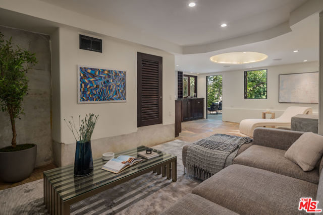 2444 Lyric Avenue, Los Angeles CA: https://media.crmls.org/mediaz/9e55ab72-9d81-4a24-92c8-2a8e028d7c87.jpg