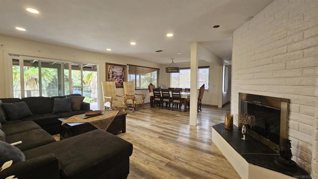 1780 Jaime Lynn Ln., El Cajon CA: https://media.crmls.org/mediaz/9e55b9aa-9944-44c1-855f-db0adc9e187f.jpg
