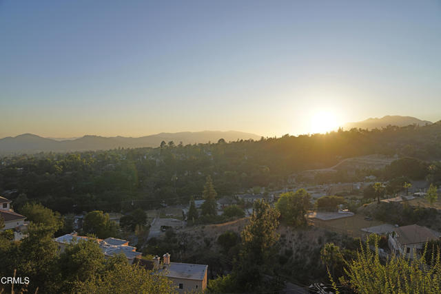 3017 Zane Grey Terrace, Altadena CA: https://media.crmls.org/mediaz/9e5607de-2287-4236-a2ee-3ba9fe7f0fad.jpg