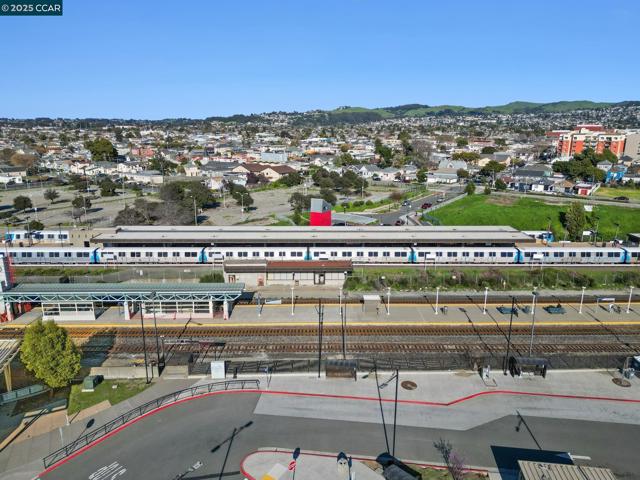 1627 Livingston Ln, Richmond CA: https://media.crmls.org/mediaz/9e5689f5-0f31-4867-9370-bddc0659921b.jpg
