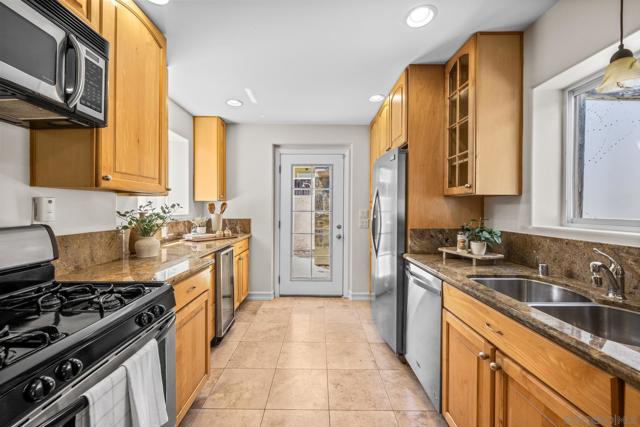1568 Pacific Beach Dr, San Diego CA: https://media.crmls.org/mediaz/9e572ee1-dce7-445a-bdac-25593e833809.jpg