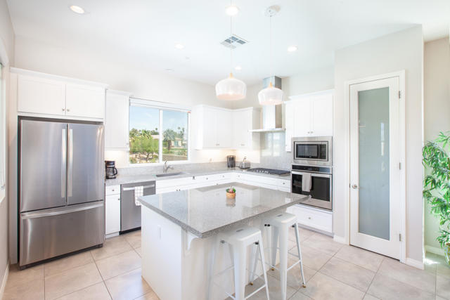 67424 Zuni Court Court, Cathedral City CA: https://media.crmls.org/mediaz/9e581619-b268-492d-b158-9c0103f89c87.jpg