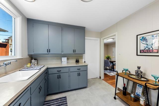 519 Park Boulevard, Millbrae CA: https://media.crmls.org/mediaz/9e582a83-e375-4b59-897e-6abd8b634182.jpg