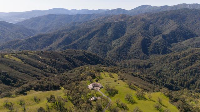20 Long Ridge Trail, Carmel CA: https://media.crmls.org/mediaz/9e5833b8-605f-465b-a695-eb07b5cdc84c.jpg