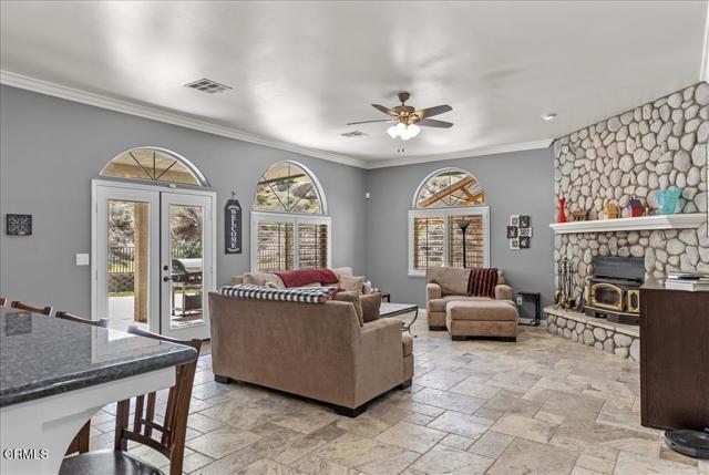 Detail Gallery Image 16 of 69 For 26050 Cumberland Rd, Tehachapi,  CA 93561 - 4 Beds | 3 Baths