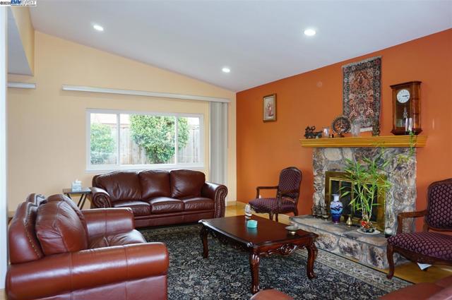 Image 9 of 43 For 236 Ottawa Way