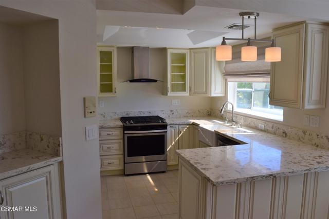 644 Warwick Avenue, Thousand Oaks CA: https://media.crmls.org/mediaz/9e590f82-72e6-4b9a-970c-1572a9437d05.jpg