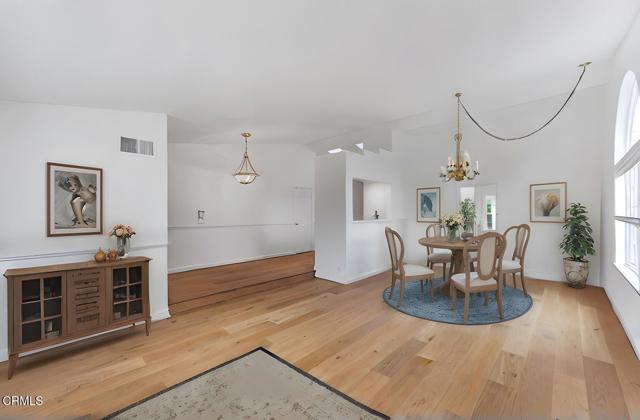 6861 Aviano Drive, Camarillo CA: https://media.crmls.org/mediaz/9e591e62-9abc-4779-b430-497408e1a81c.jpg