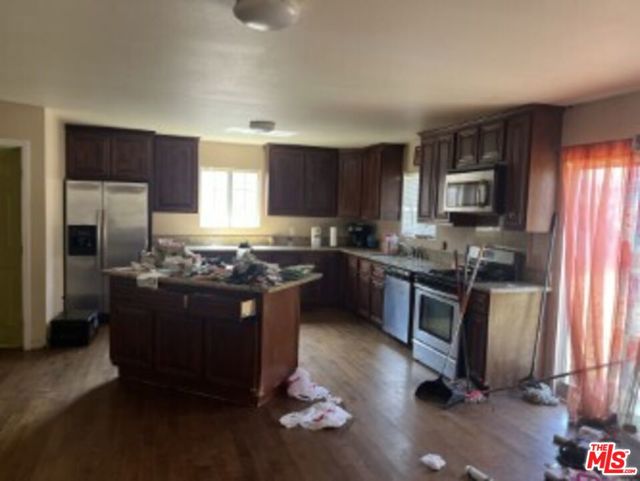 2223 E Oris Street, Compton CA: https://media.crmls.org/mediaz/9e5968ac-7541-41a0-aa8d-2dedcb0e71c8.jpg