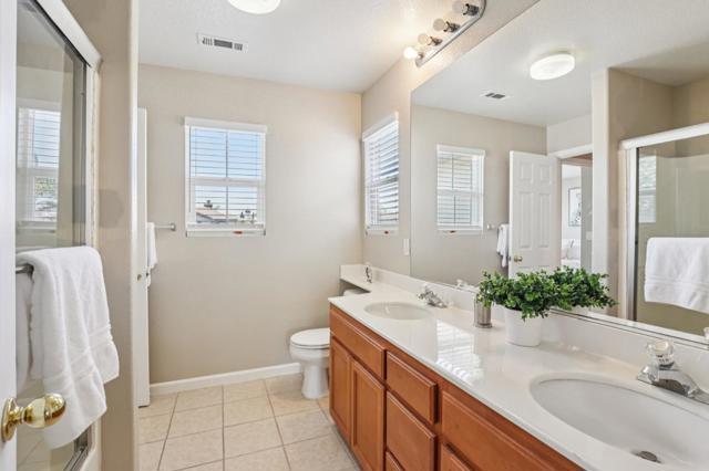 1460 Kyle Court, Tracy CA: https://media.crmls.org/mediaz/9e599931-7ab7-46c4-aa05-c418f63ba4f5.jpg