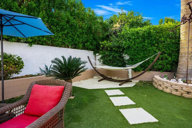 72915 Skyward Way, Palm Desert CA: https://media.crmls.org/mediaz/9e59a663-1ad1-4e43-b94e-45a45e33258b.jpg