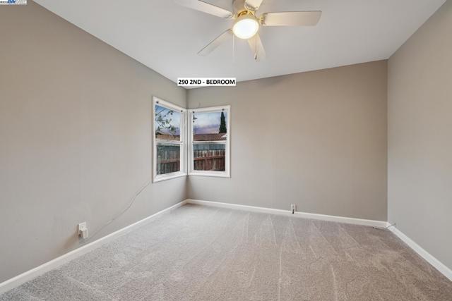 290 2Nd Ave, San Leandro CA: https://media.crmls.org/mediaz/9e5ac257-e699-4173-8209-e46db8332533.jpg