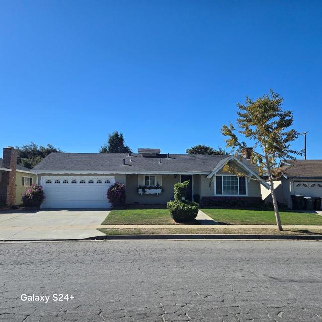 728 Saratoga Drive, Salinas CA: https://media.crmls.org/mediaz/9e5af56c-9201-4518-8df9-a112b46ef718.jpg