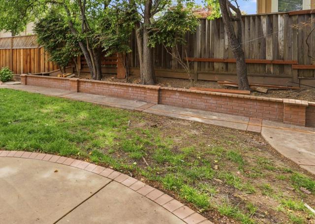 1510 Dovetail Way, Gilroy CA: https://media.crmls.org/mediaz/9e5b9fd2-f078-4e43-b51f-98027ae6d71e.jpg