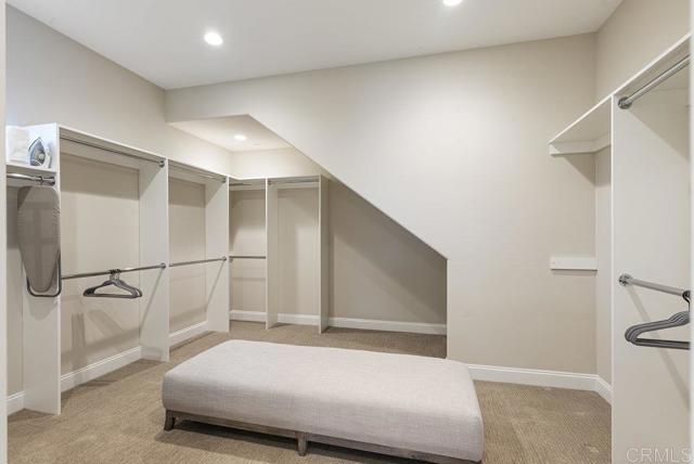Image 23 of 43 For 964 Urania Avenue