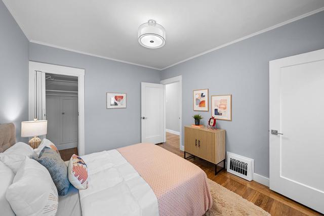 454 Ellington Avenue, San Francisco CA: https://media.crmls.org/mediaz/9e5bfb82-f8af-4ca7-be04-850eb238762a.jpg