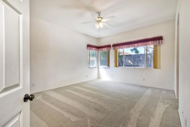 Detail Gallery Image 21 of 34 For 1789 Clydesdale Ct, Oceanside,  CA 92057 - 3 Beds | 2 Baths