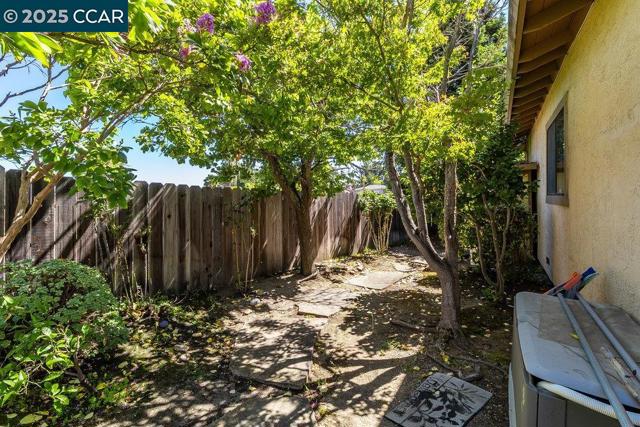 987 Morello Ave, Martinez CA: https://media.crmls.org/mediaz/9e5cae0a-8e9e-4049-a2fc-8ea29f8295e0.jpg