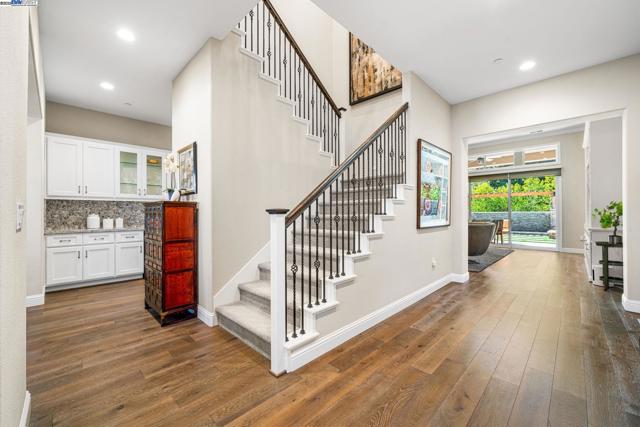 2135 Terra Bella Ct, Livermore CA: https://media.crmls.org/mediaz/9e5ce640-bd26-4e56-bef4-30fb733df7ba.jpg