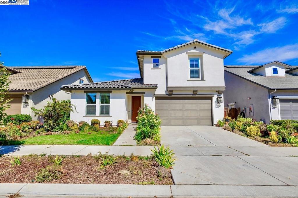 2363 Mozart Ave