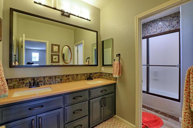 1250 Sunrise Drive, Gilroy CA: https://media.crmls.org/mediaz/9e5e382b-3308-4be6-89a7-1b74931c9b17.jpg