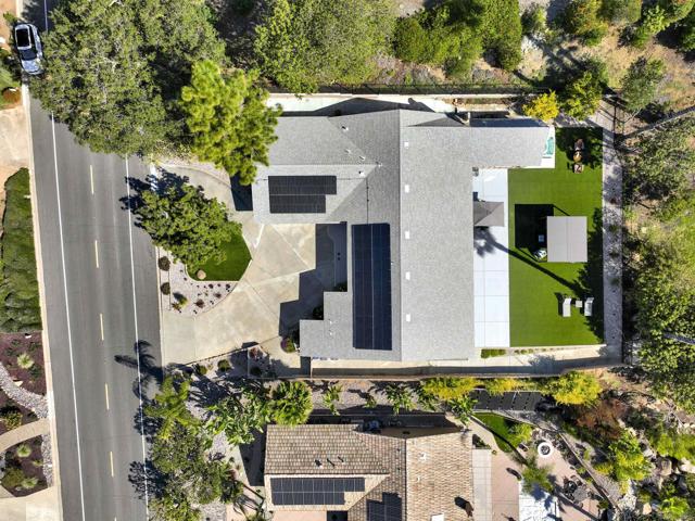 17351 Saint Andrews Dr, Poway CA: https://media.crmls.org/mediaz/9e5e5521-9999-4168-8705-9733352a8a19.jpg