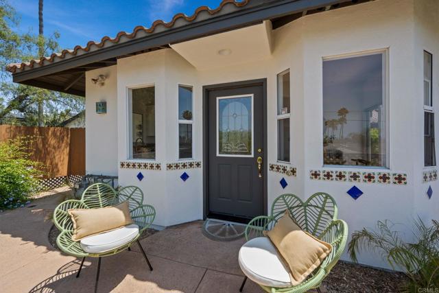 869 Eugenie Avenue, Encinitas CA: https://media.crmls.org/mediaz/9e5f0c33-600d-4584-b0a4-214c0ce94afc.jpg